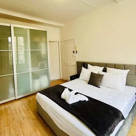 Lejlighed Lovely Place In Caen's Historic Center